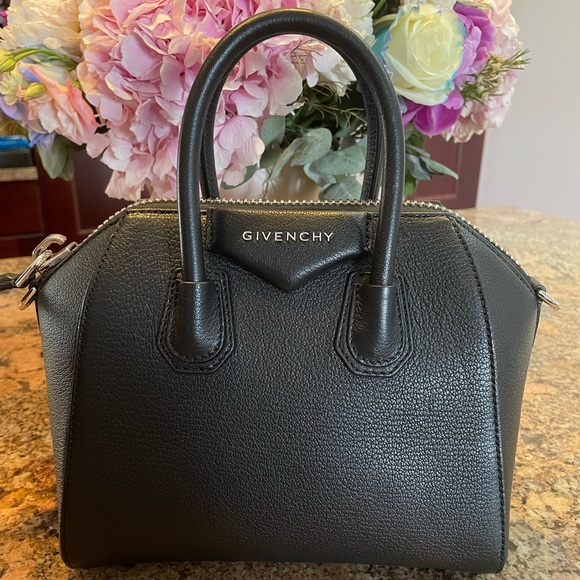 PRICE FIRM! Givenchy Mini Antigona Black Grained Leather - Picture 2 of 9